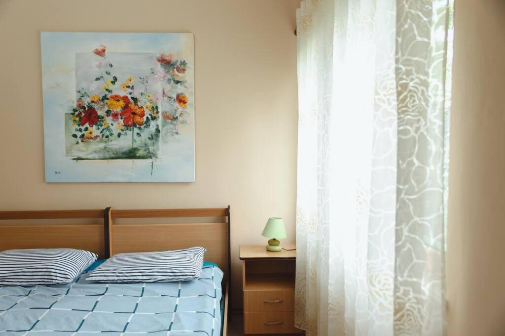 Rare Durres Apartment With Private Parking & Garden Exterior photo