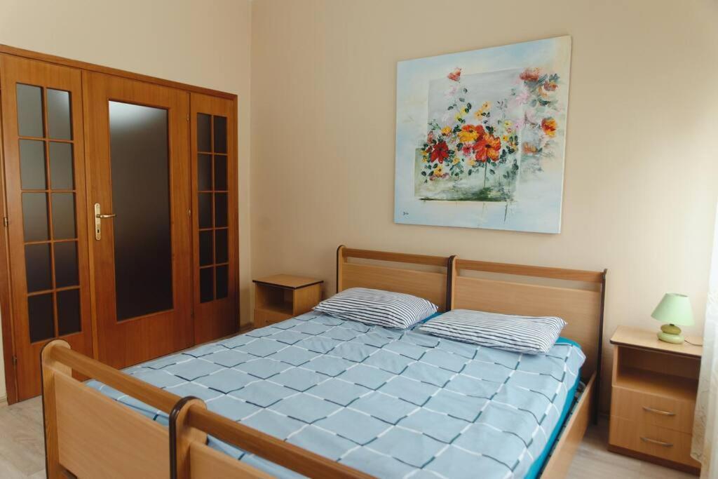 Rare Durres Apartment With Private Parking & Garden Exterior photo